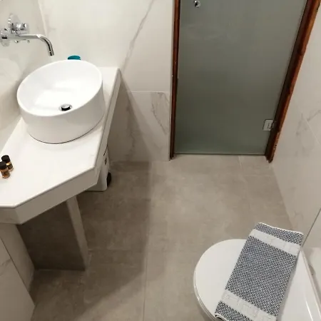 Fantasia And Néos Marmarás