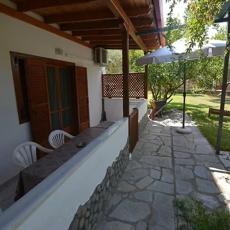 Fantasia And Apartamento Néos Marmarás