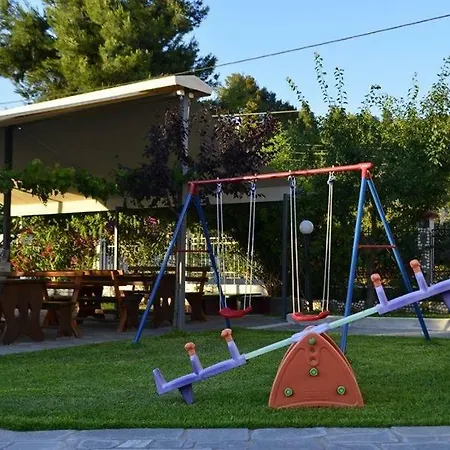 Fantasia And Néos Marmarás