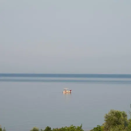 Fantasia And Apartamento Néos Marmarás