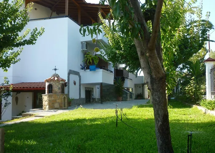 Fantasia And Néos Marmarás