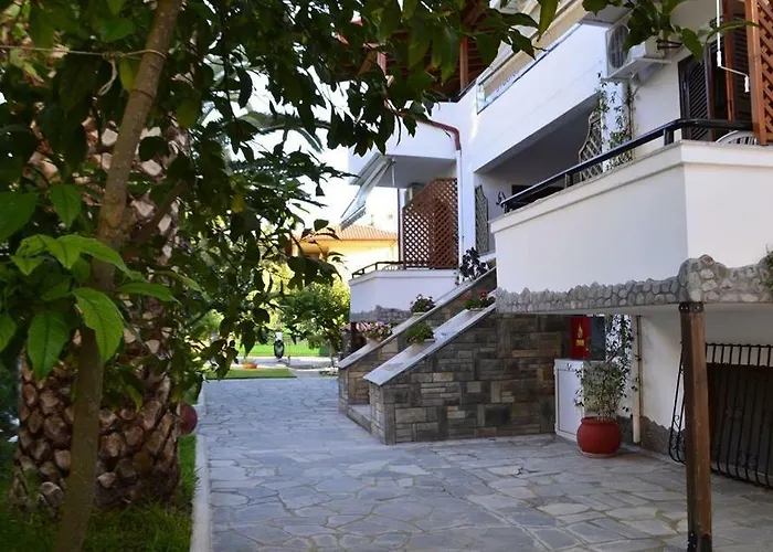 Fantasia And Néos Marmarás