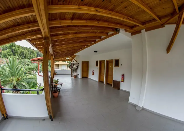 Fantasia And Apartamento Néos Marmarás