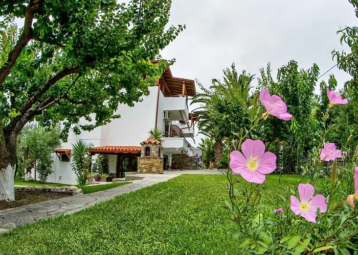 Fantasia And Néos Marmarás