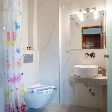 Fantasia And נאוס מרמרס