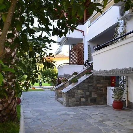 Fantasia And נאוס מרמרס